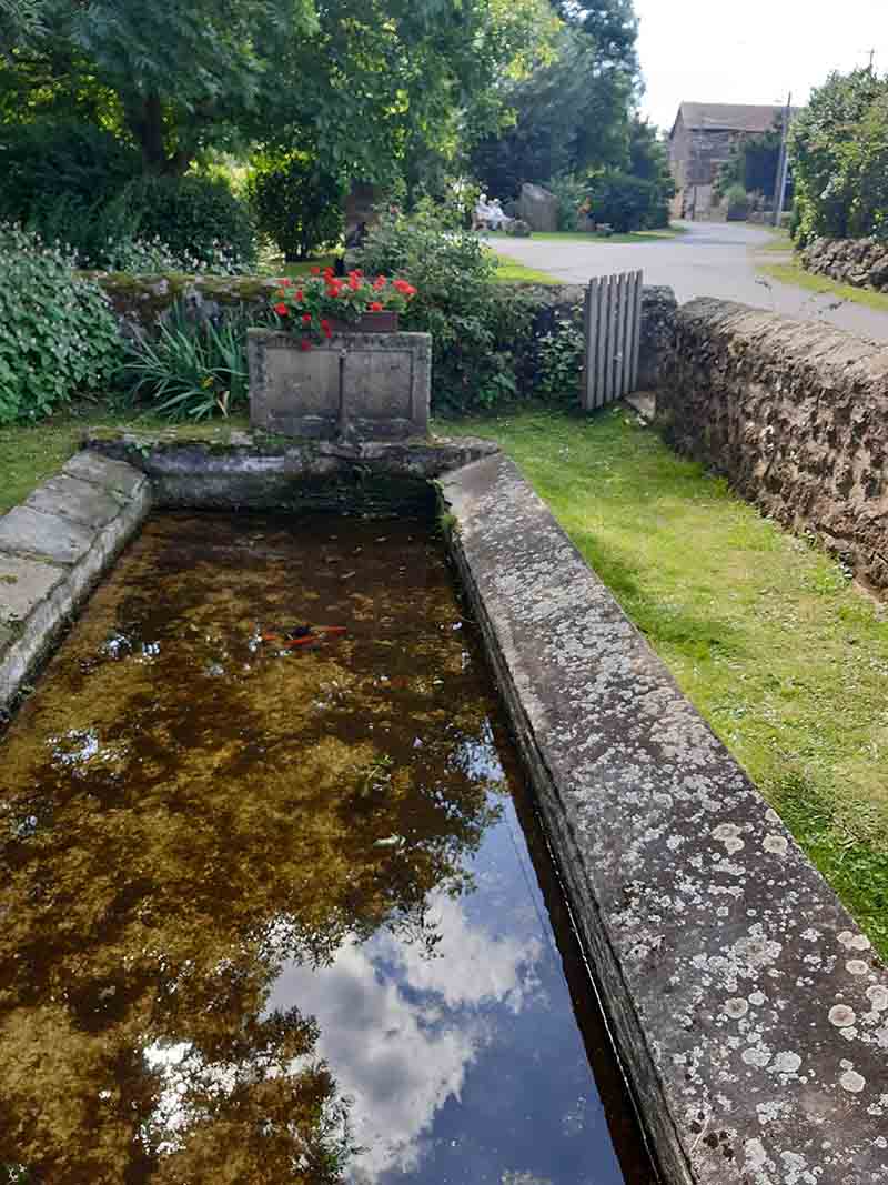 Sortie du 27 août 2024 en Haute-Loire à Lesbineyres - Le lavoir aux 5 poissons rouges